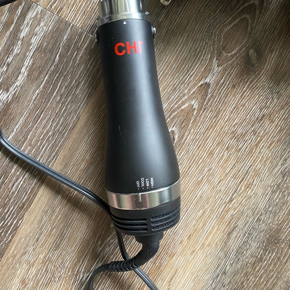 Chi Volumizer 4 in 1 Blowout Brush - Picture 2 of 4